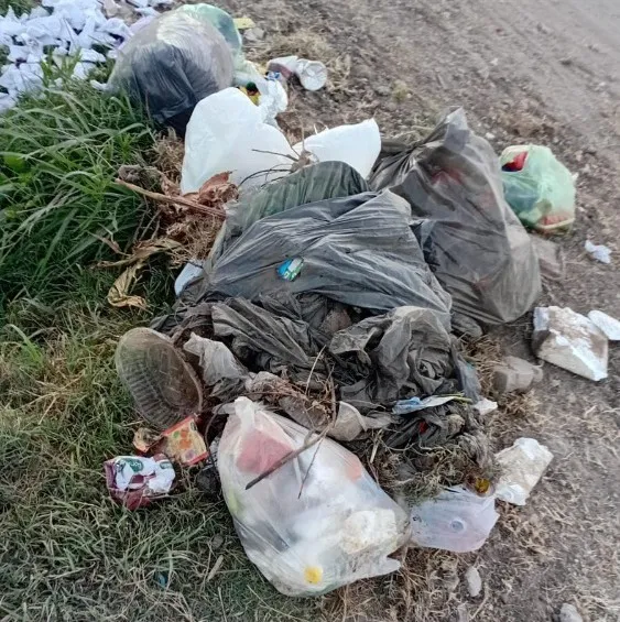 Denuncian falta de recolección de residuos en Arana