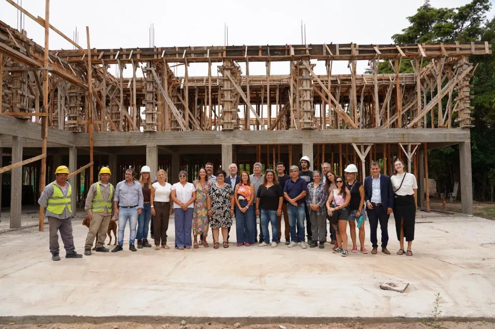 Visita del intendente Alak a la Obra del Secundario en Ignacio Correas