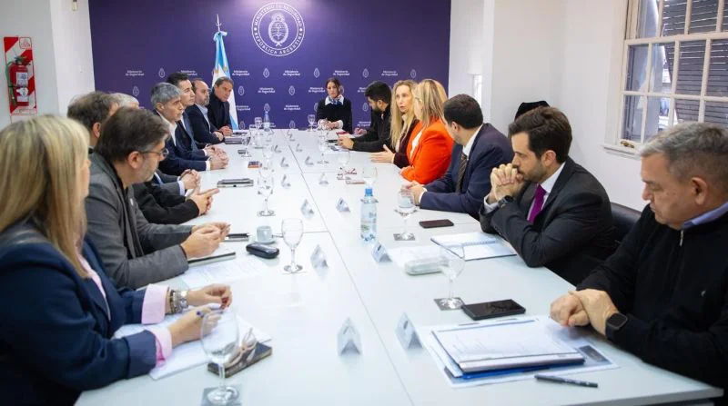 Nación y provincia juntos en una reunión por el Papa León XIV
