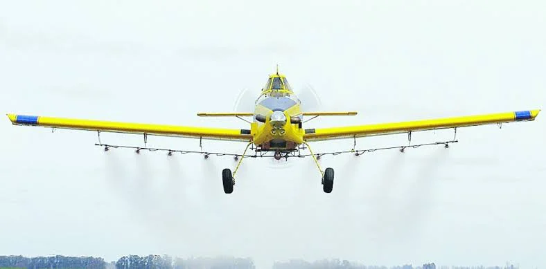Avión fumigador