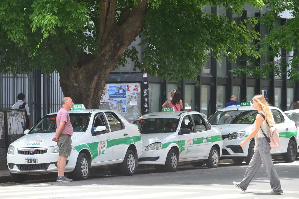 Protesta de taxistas en La Plata
