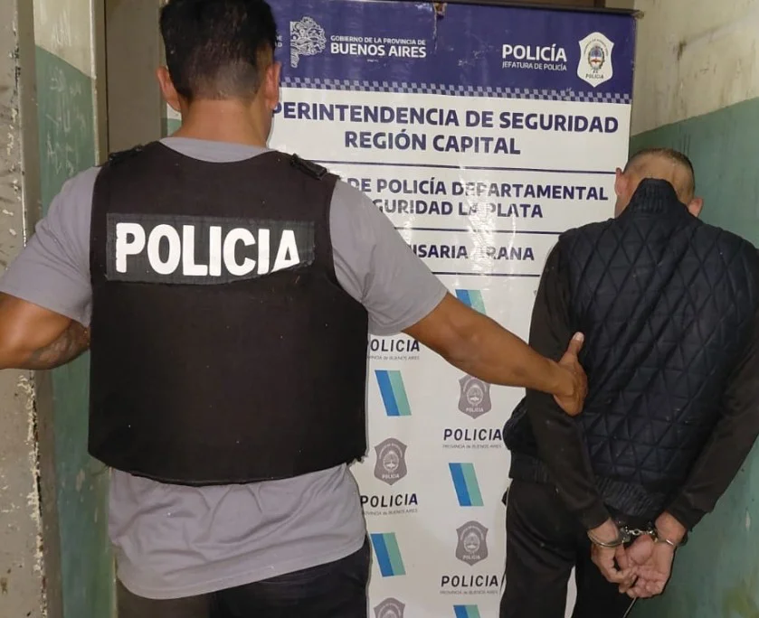 Un hombre fue detenido con 2 armas de fuego