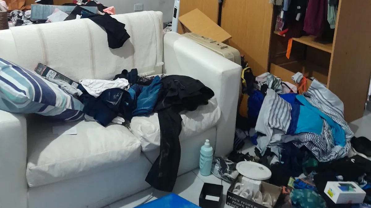 Así quedó la casa revuelta
