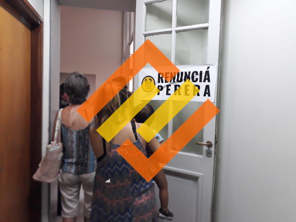 renuncia perera