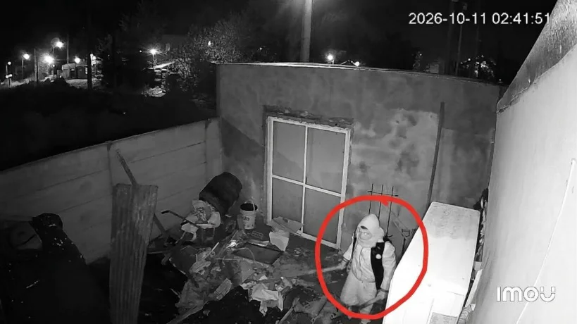 El delincuente captado por la cámara de seguridad