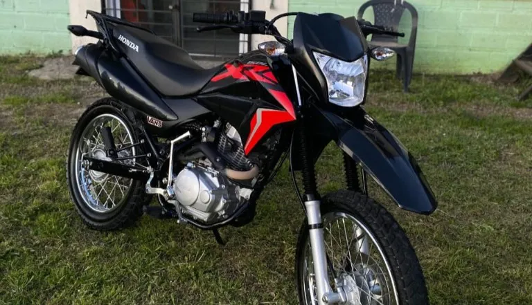 Moto robada en 8 entre 650 y 651