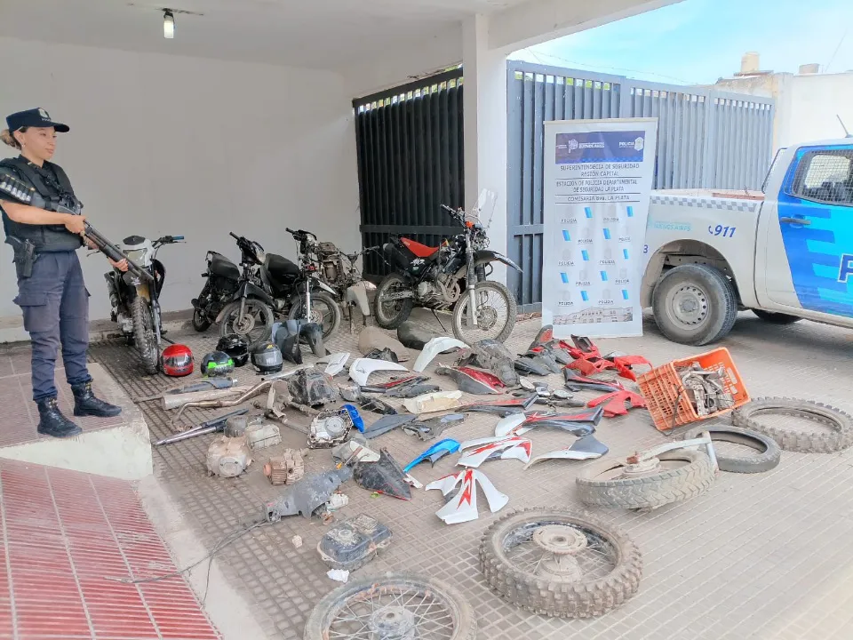 Allanamiento a una banda de motochorros
